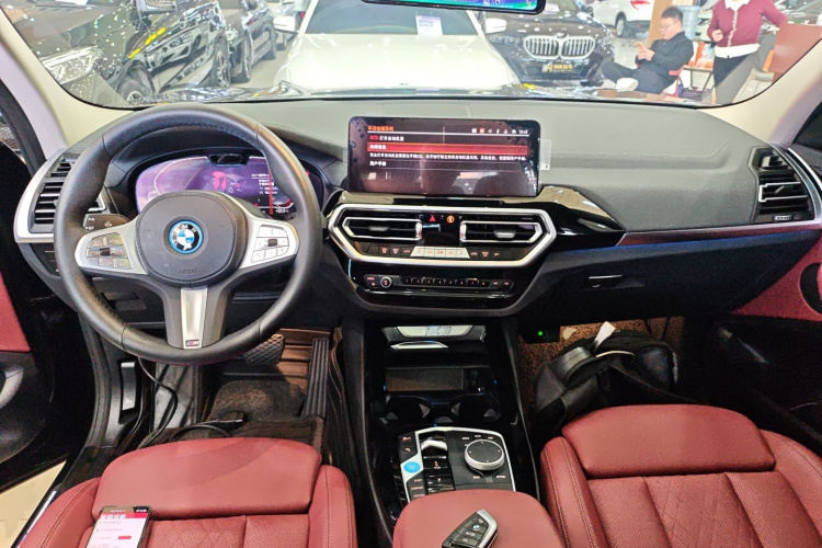 BMW iX3 2024 car image #10