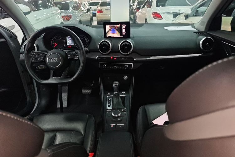 Q2L 2022 image de voiture #10