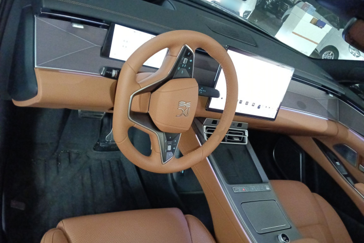 BYD HanL 2025 car image #10