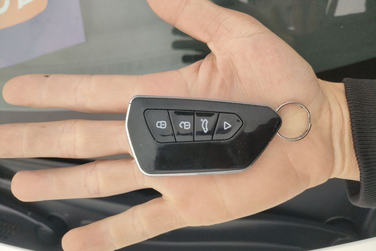 Kia Rio Cross 2018 car image #10