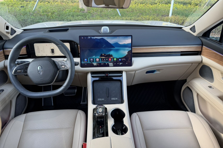 2024 car image #10