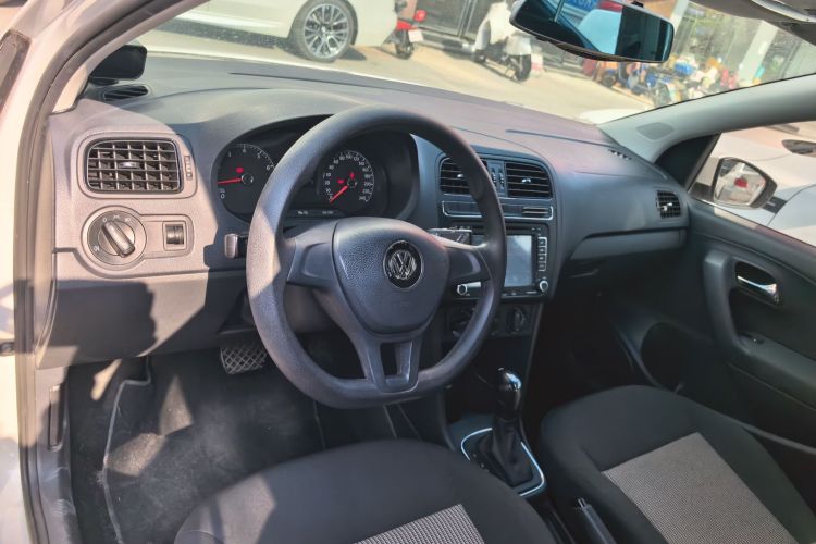 Polo 2016 image de voiture #10