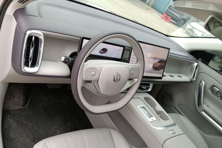 零跑汽车 零跑B01 2025 汽车图片 #10