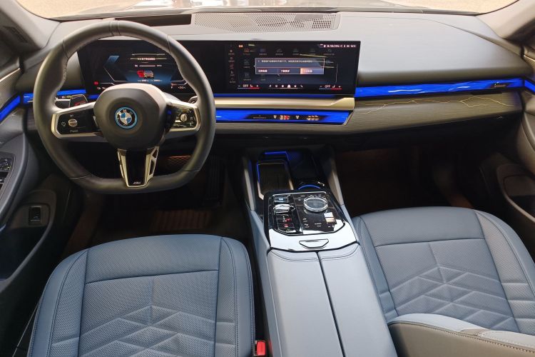 BMW i5 2024 image de voiture #10