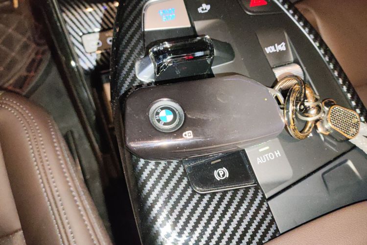 BMW iX1 2024 #10 BMW iX1 2024 car image #10