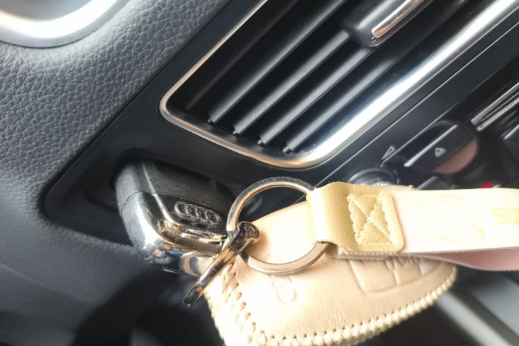 Audi Q5 2017 car image #10