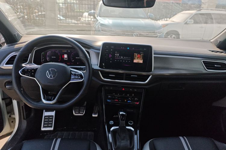 T-Roc 2023 car image #10