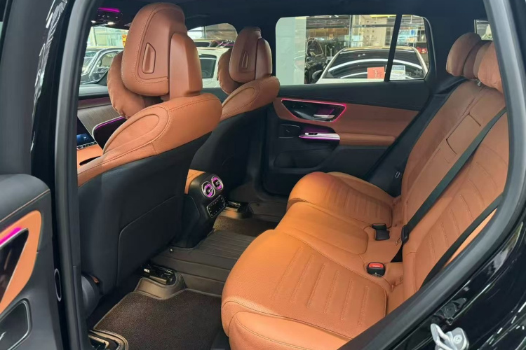 Mercedes-Benz GLC Class 2025 car image #10