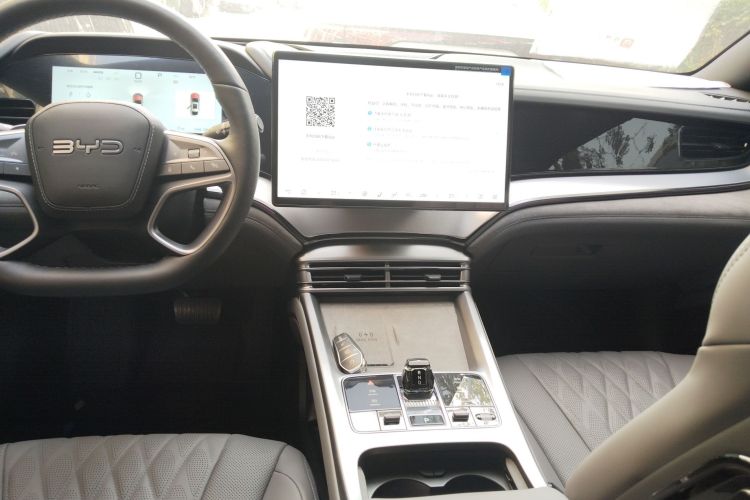 BYD Seal 07 DM-i 2025 car image #10