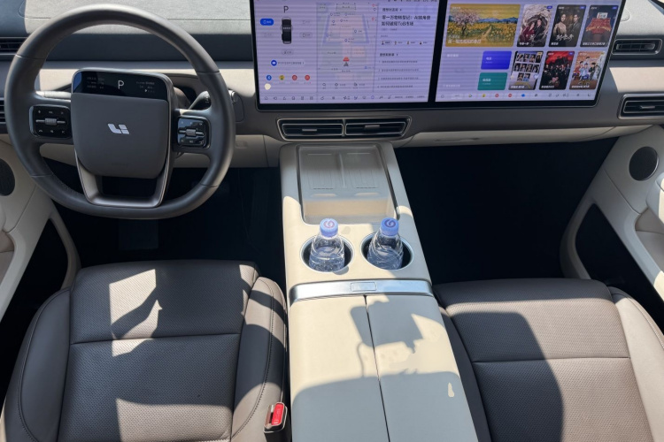 理想汽车 理想MEGA 2024 汽车图片 #10