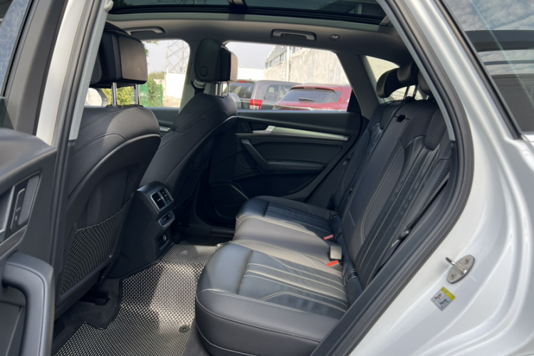 Audi Q5L 2022 car image #10