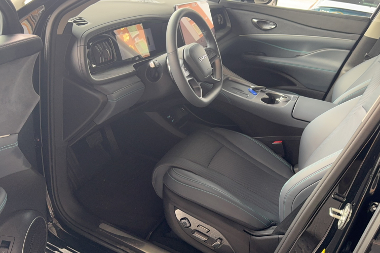 BYD Sea Lion 07 DM-i 2025 car image #10