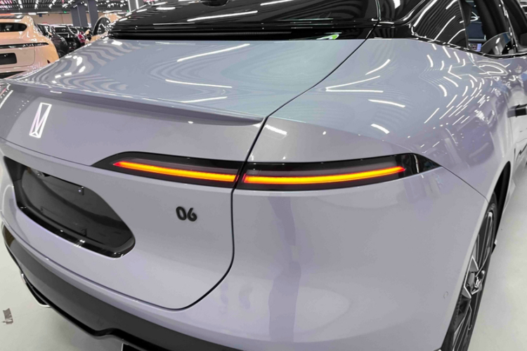 阿维塔 阿维塔06 2025 汽车图片 #10