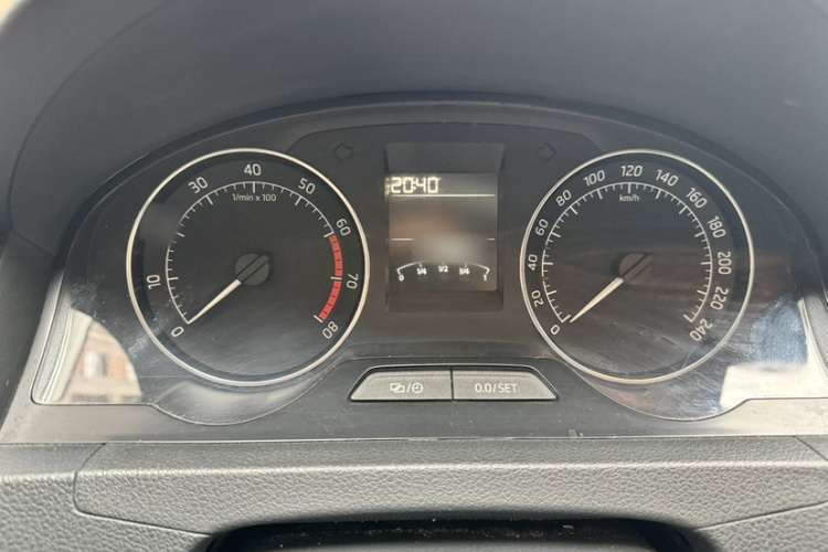 Skoda Rapid Spaceback 2016 immagine di auto #10