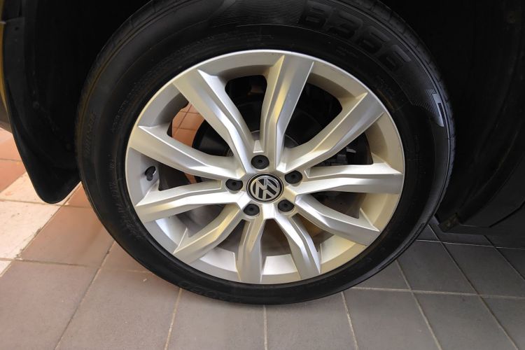 Volkswagen T-Roc 2020 car image #10