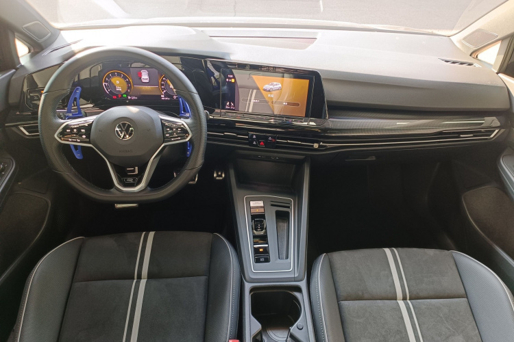 Volkswagen Golf 2021 car image #10