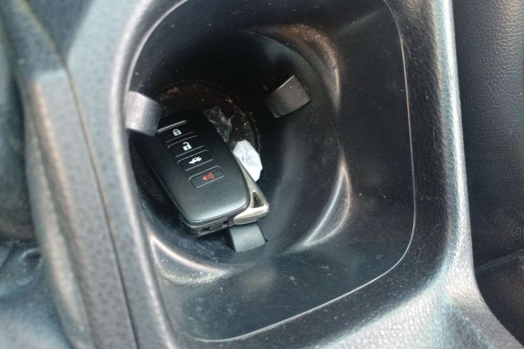 RAV4 2016 car image #10