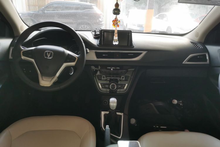 长安 悦翔V7 2015 汽车图片 #10