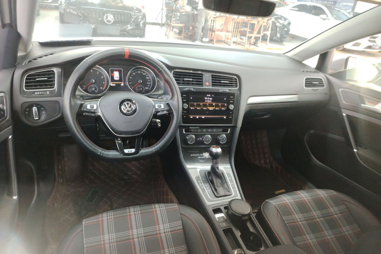 Volkswagen Golf (Imported) 2019 imagem de carro #10