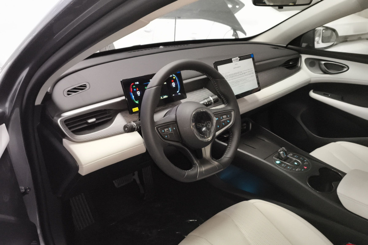 BYD Seal 05 DM-i 2025 car image #10