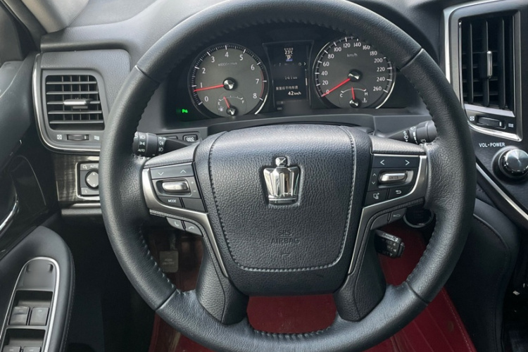 丰田 皇冠 2017 #10 丰田 皇冠 2017 汽车图片 #10