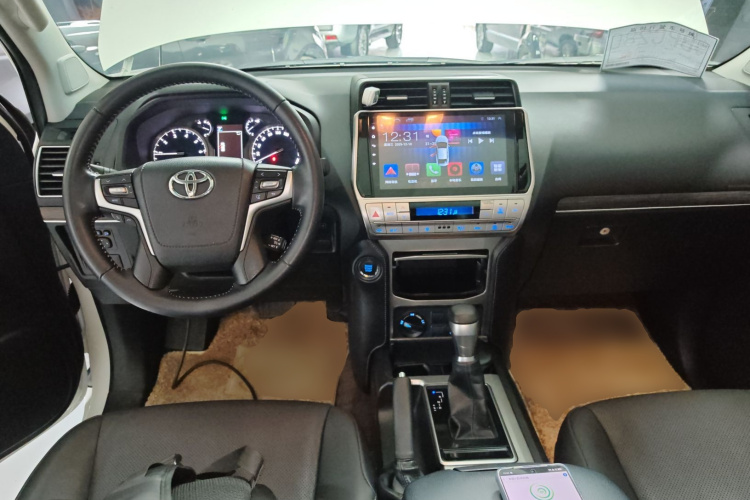 Toyota Land Cruiser Prado 2017 car image #10