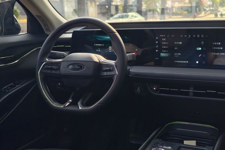 Ford Mondeo 2023 car image #10
