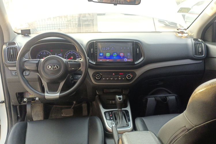 Kia Stonic 2016 #10 Kia Stonic 2016 car image #10