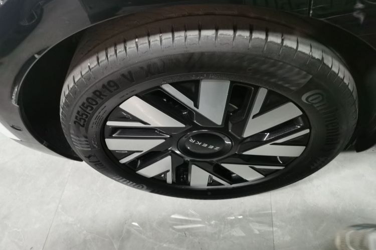 极氪 极氪MIX 2024 汽车图片 #10