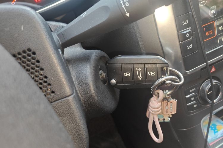 Citroen C4 C-Quatre 2016 #10 Citroen C4 C-Quatre 2016 car image #10