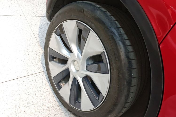 Tesla Model Y 2021 car image #10