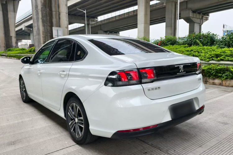 Peugeot 308 2019 car image #10