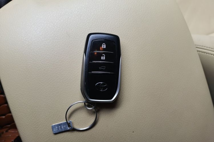 Toyota Prado (Imported) 2015 #10 Toyota Prado (Imported) 2015 car image #10