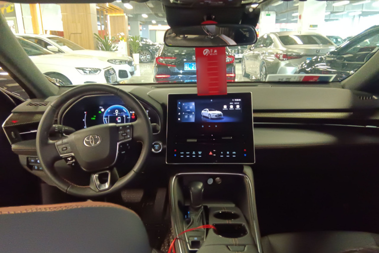 Toyota Avalon 2025 car image #10
