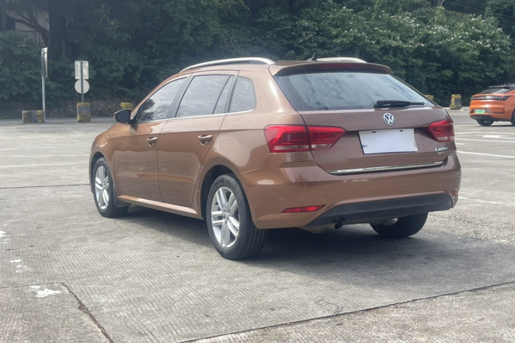 Volkswagen Gran Lavida 2018 immagine di auto #10