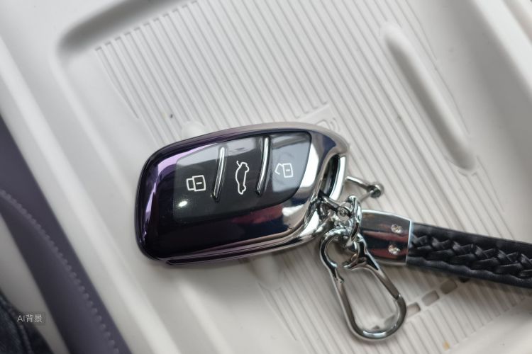 MG 4 EV 2025 immagine di auto #10