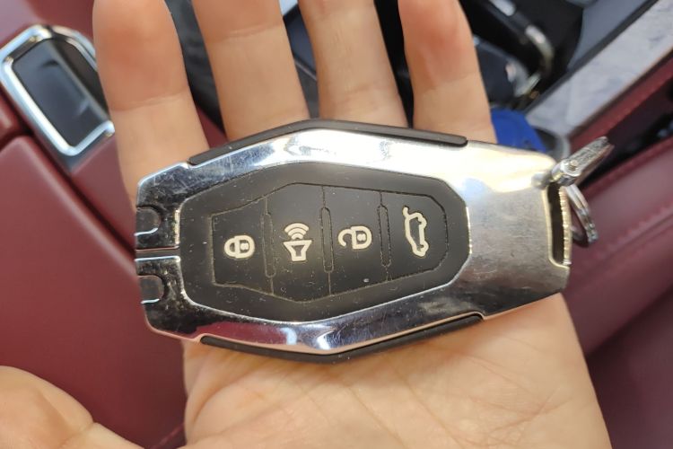 X70 PLUS 2020 car image #10