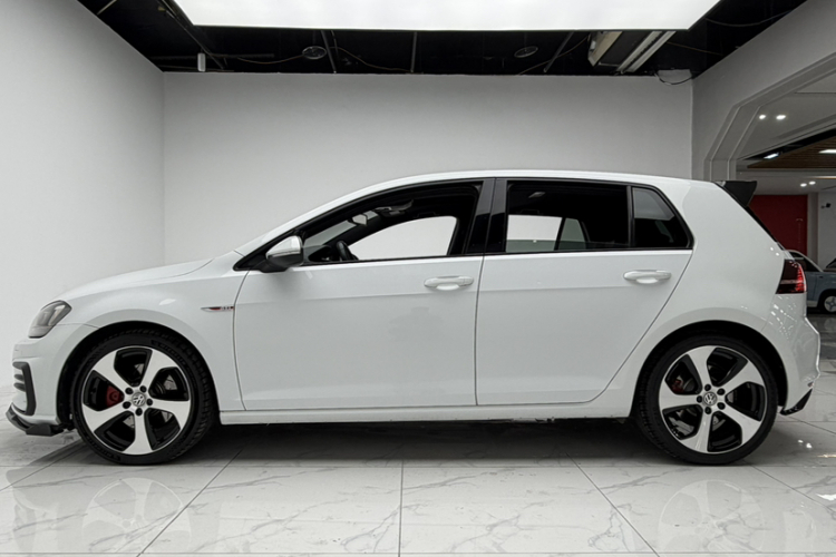 Volkswagen GolfGTI 2017 #10 Volkswagen GolfGTI 2017 car image #10