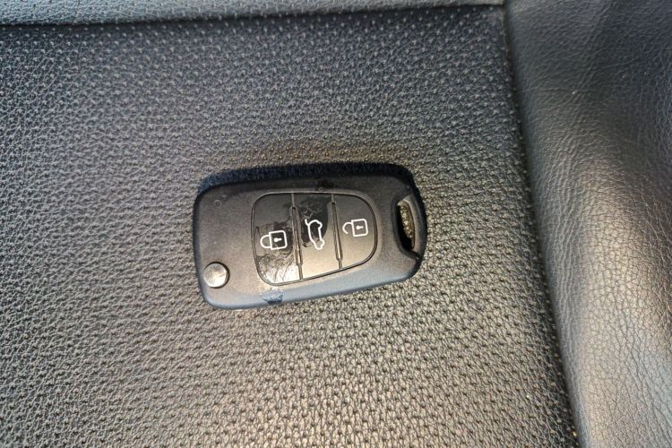 2019 immagine di auto #10