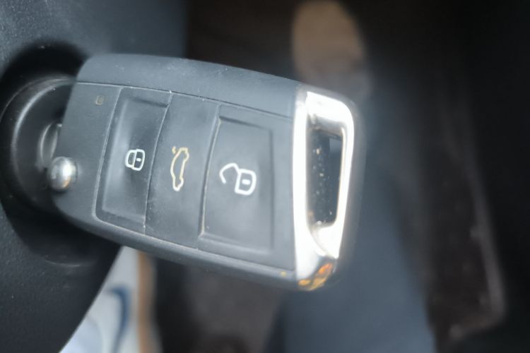 VS5 2024 car image #10