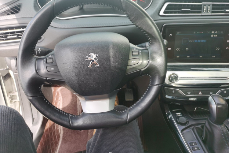 Peugeot 308 2017 #10 Peugeot 308 2017 car image #10