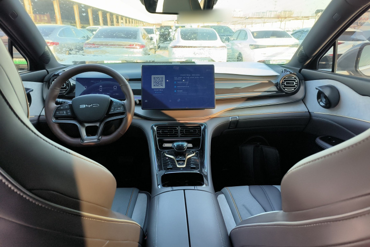 BYD Frigate 07 2023 #10 BYD Frigate 07 2023 car image #10