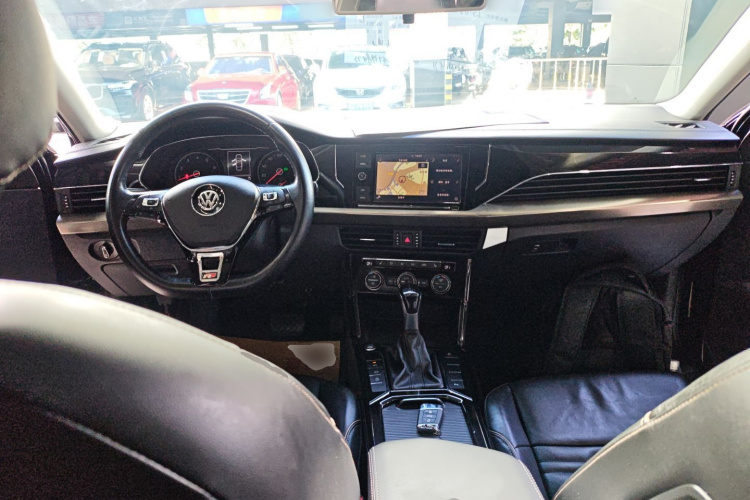 Volkswagen Passat 2019 car image #10