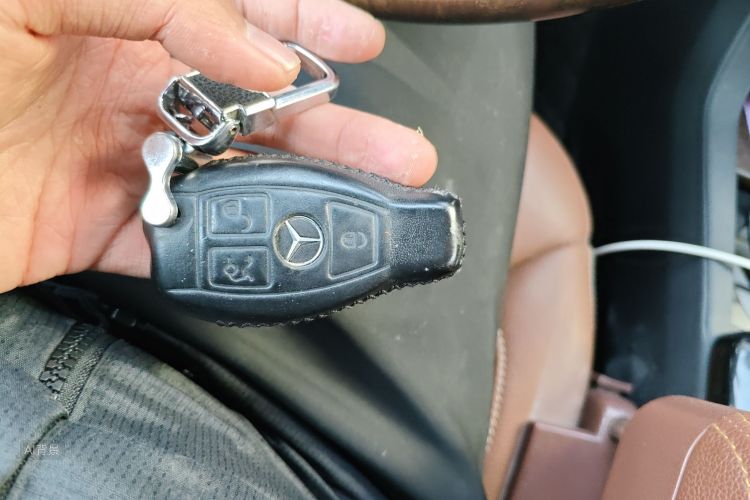 Mercedes-Benz GLS Class 2017 car image #10