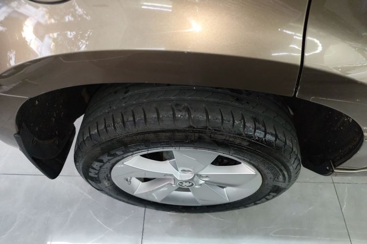 Skoda Yeti 2016 car image #10