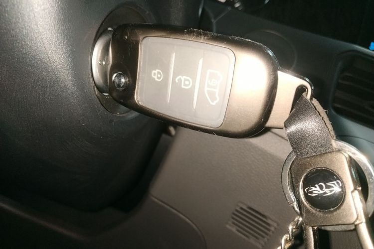 Ford Transit T8 2025 car image #10