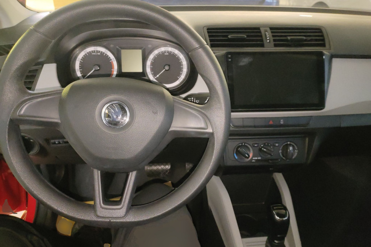 Skoda Fabia 2019 car image #10