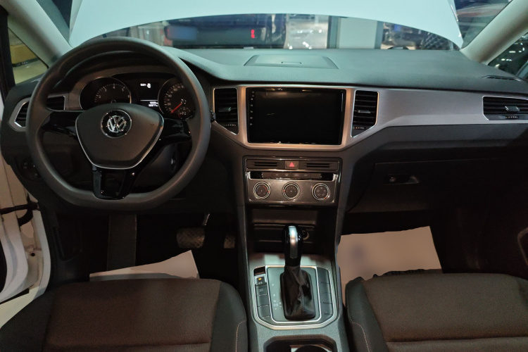 Volkswagen Golf Sportsvan 2018 #10 Volkswagen Golf Sportsvan 2018 car image #10