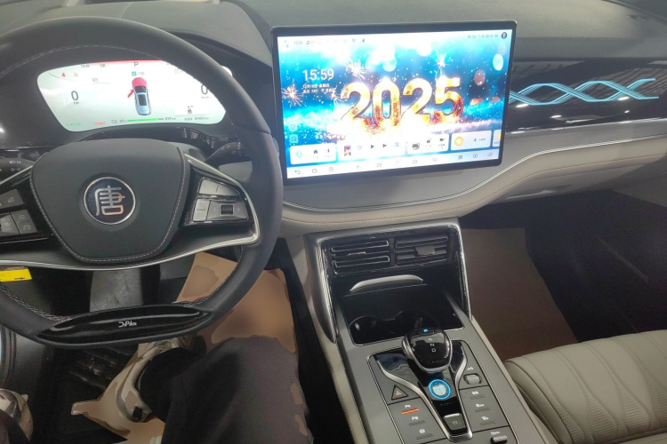 BYD Tang New Energy 2023 #10 BYD Tang New Energy 2023 car image #10
