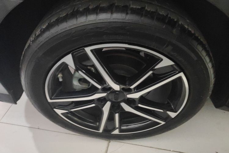 GEELY Binray 2024 car image #10